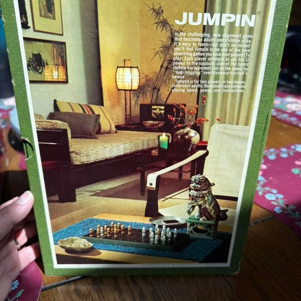 Jumpin game, vintage 1960s board game.